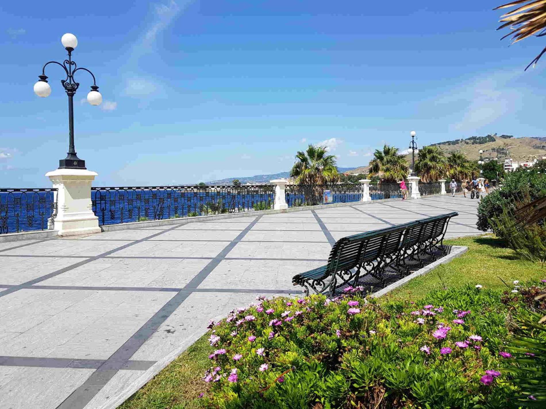 76 Avenue Suites Wi-Fi - Shuttle Reggio di Calabria Exterior photo